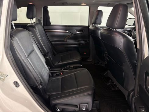 Used 2015 Toyota Highlander Limited w/ Driver Technology Package AWD/4WD image 52