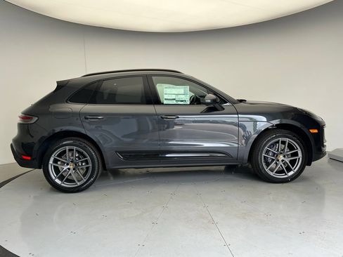 Used 2026 Porsche Macan AWD/4WD image 23