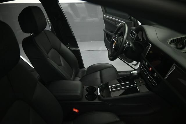 Used 2023 Porsche Macan GTS AWD/4WD image 60