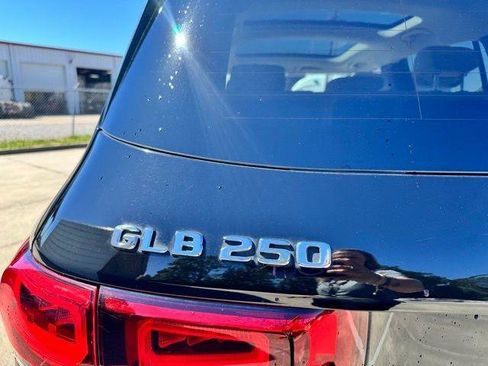 Certified 2022 Mercedes-Benz GLB 250 image 20