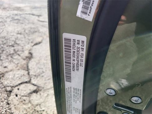 Used 2023 Dodge Challenger SXT w/ Blacktop Package image 23