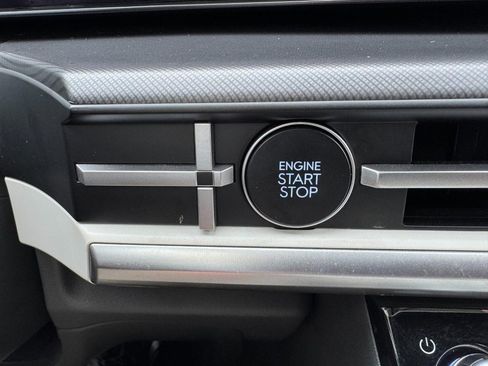 Certified 2025 Hyundai Santa Fe SEL image 22