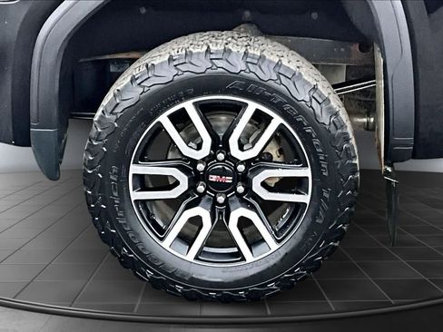 Used 2023 GMC Sierra 1500 AT4 w/ AT4 Preferred Package AWD/4WD image 36