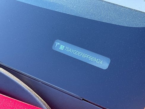 Used 2023 Tesla Model Y Performance image 27