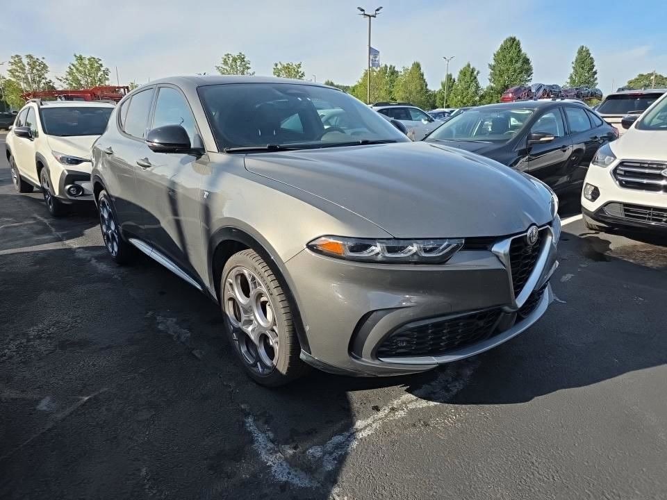 Used 2024 Alfa Romeo Tonale Ti AWD/4WD image 1