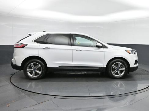 Used 2022 Ford Edge SEL image 8