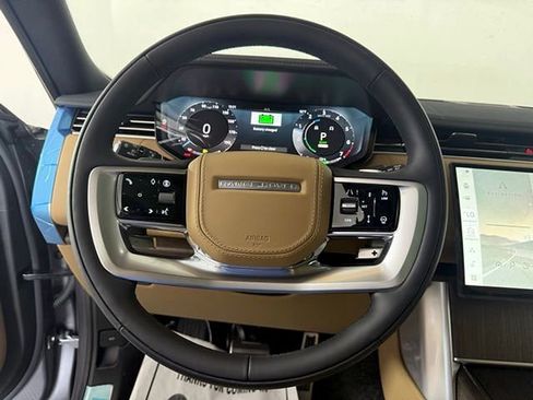 Certified 2025 Land Rover Range Rover SE AWD/4WD image 37