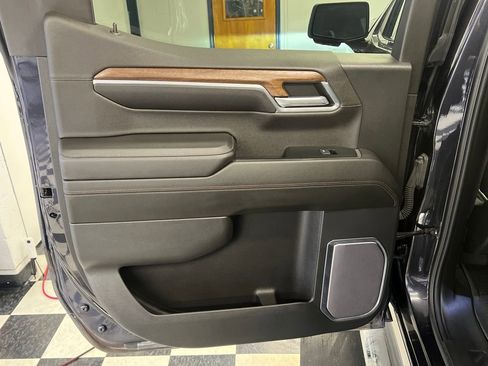 Used 2023 Chevrolet Silverado 1500 High Country w/ High Country Premium Package AWD/4WD image 42