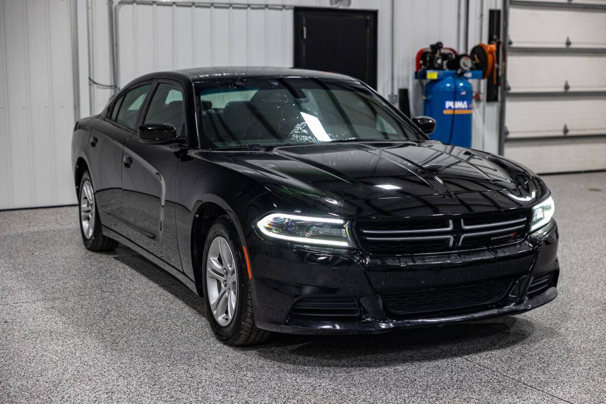 Used 2017 Dodge Charger SE w/ Popular Equipment Group RWD image 7
