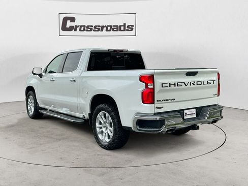 Used 2022 Chevrolet Silverado 1500 LTZ w/ LTZ Premium Package AWD/4WD image 3