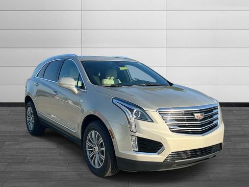 Used 2017 Cadillac XT5 Luxury w/ Driver Awareness Package FWD image 5