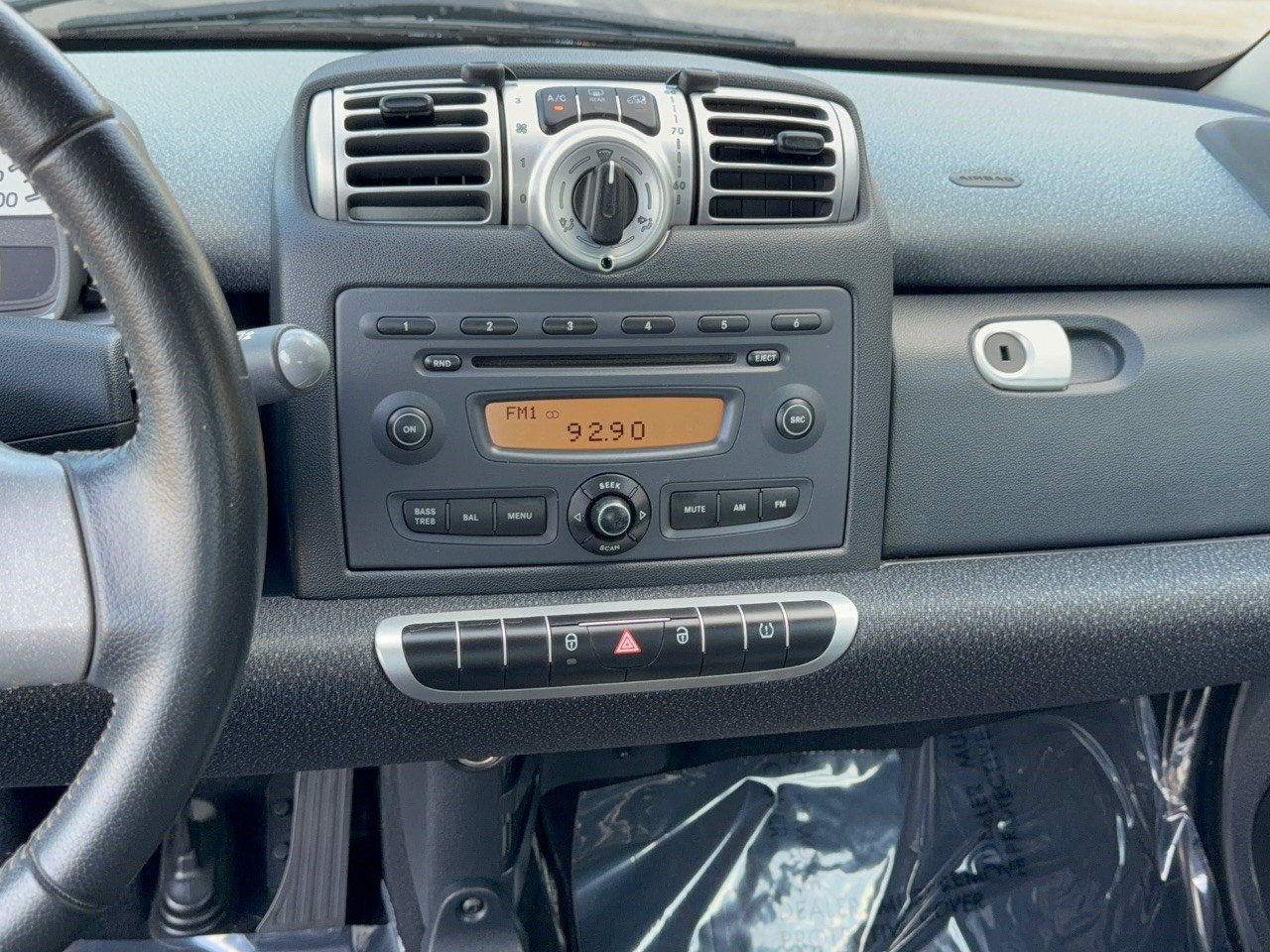 Used 2009 smart fortwo passion RWD image 22