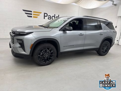 Used 2026 Chevrolet Traverse LT w/ Midnight/Sport Edition AWD/4WD image 2