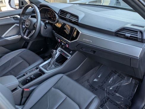 Used 2023 Audi Q3 2.0T Premium w/ Convenience Package image 21