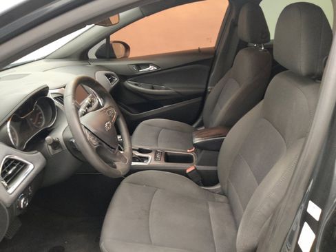 Used 2019 Chevrolet Cruze LT w/ Convenience Package FWD image 17