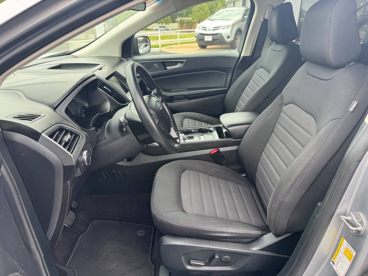 Used 2020 Ford Edge SE AWD/4WD image 16