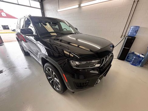 Certified 2023 Jeep Grand Cherokee Overland w/ Adv Protech Group III AWD/4WD image 2