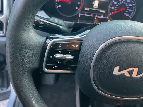 Used 2022 Kia Sorento LX image 13