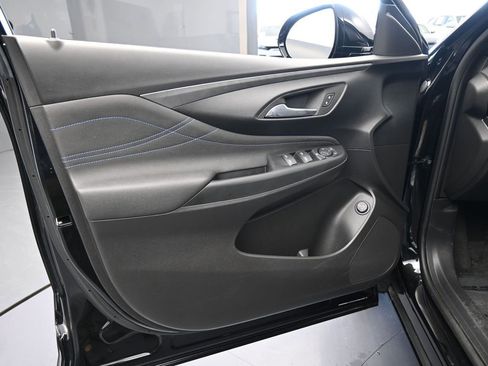 Used 2025 Buick Envista Sport Touring w/ Convenience II Package image 15