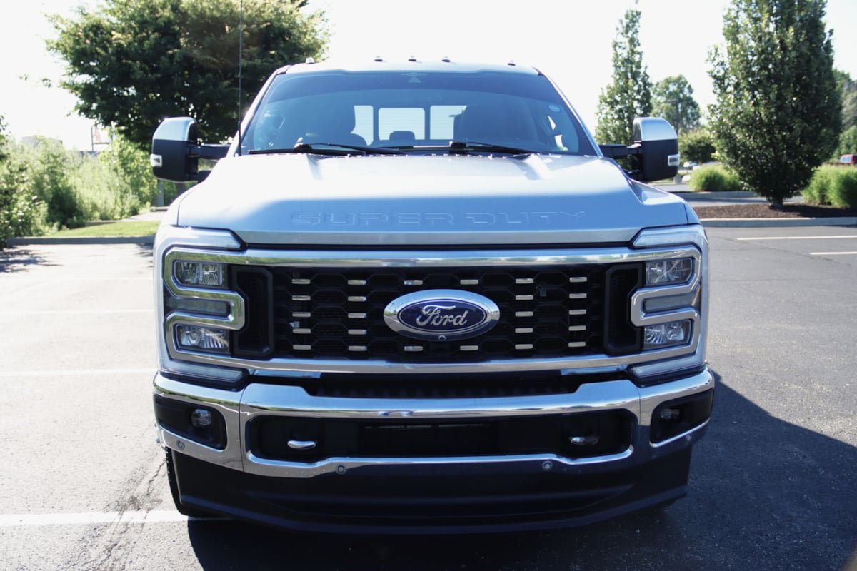Used 2023 Ford F350 Lariat w/ Lariat Ultimate Package AWD/4WD image 3