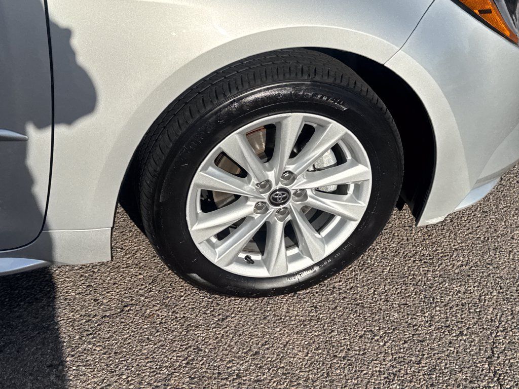 Used 2026 Toyota Corolla LE w/ LE Premium Package FWD image 40