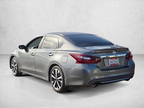 Used 2017 Nissan Altima 2.5 SR FWD image 7