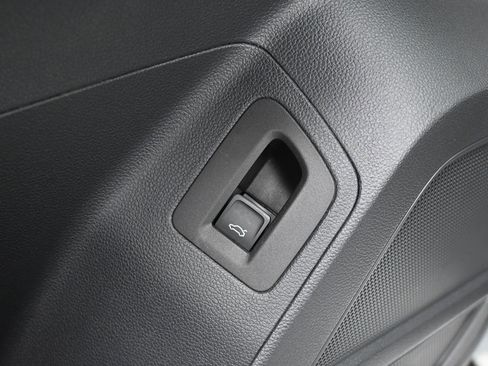 Used 2018 Volkswagen Atlas SEL Premium image 20