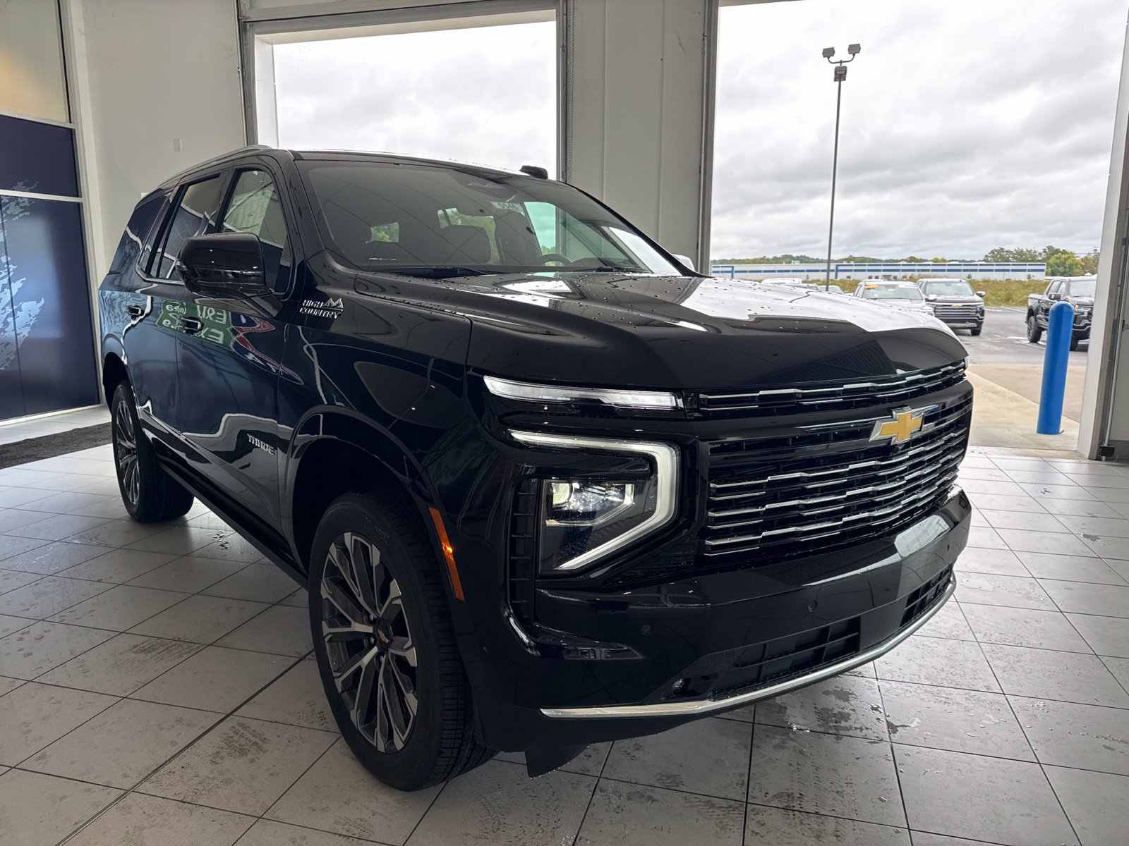 New 2027 Chevrolet Tahoe High Country AWD/4WD image 3