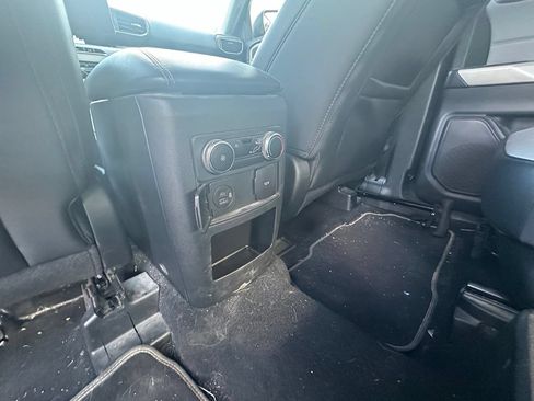 Used 2021 Ford Explorer XLT w/ Equipment Group 202A AWD/4WD image 18