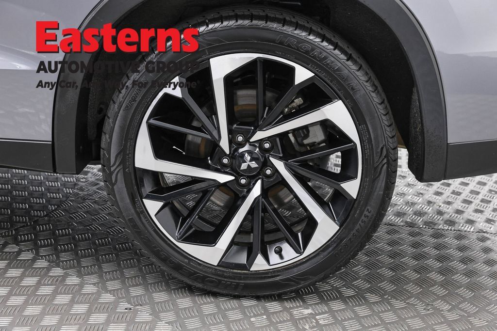 Used 2024 Mitsubishi Outlander SE AWD/4WD image 35