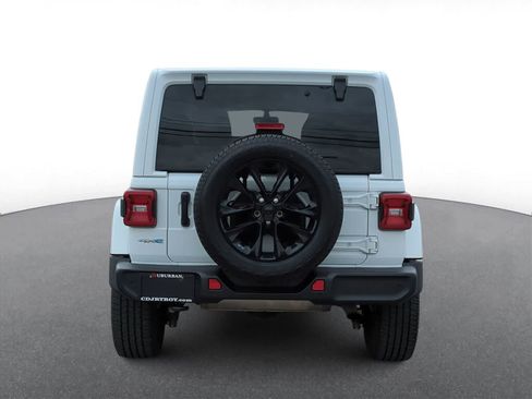 Used 2021 Jeep Wrangler Unlimited Sahara w/ Cold Weather Group AWD/4WD image 7