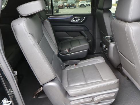 Certified 2023 Chevrolet Suburban Z71 w/ Luxury Package image 37