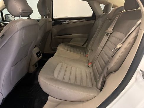 Used 2018 Ford Fusion SE FWD image 26