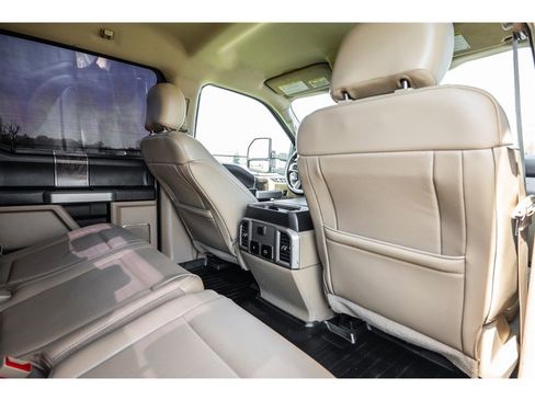 Used 2018 Ford F250 Lariat w/ Lariat Value Package image 33