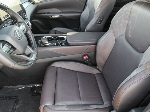 New 2026 Lexus RX 450h AWD image 18
