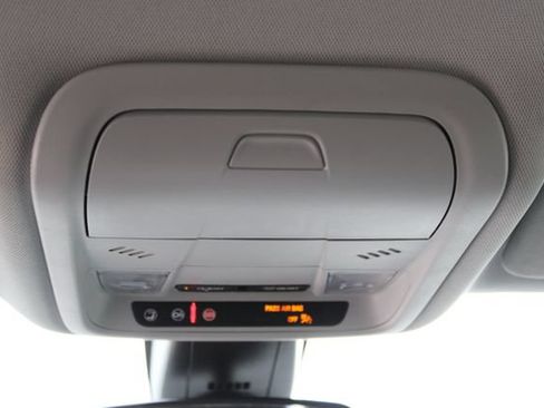 Used 2021 Chevrolet Blazer LT FWD image 17