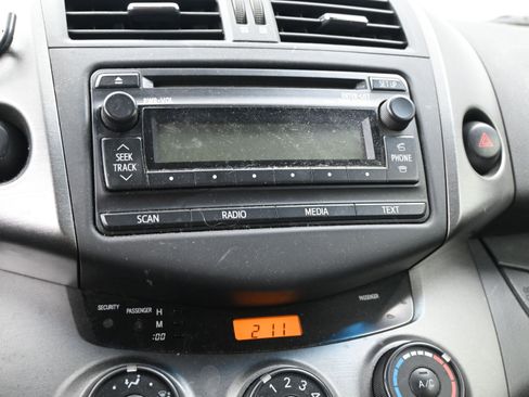 Used 2012 Toyota RAV4 Sport image 11