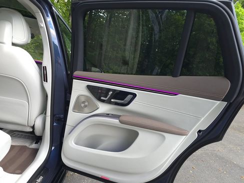 Used 2023 Mercedes-Benz EQS 450+ 4MATIC SUV w/ AMG Line Exterior Package image 30