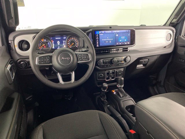 Used 2026 Jeep Wrangler Unlimited Sahara AWD/4WD image 20