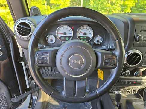 Used 2013 Jeep Wrangler Sahara w/ Dual Top Group image 13