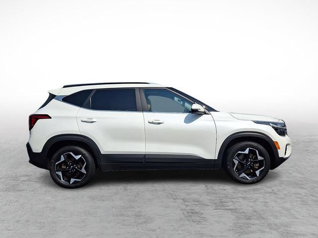 Used 2024 Kia Seltos EX AWD/4WD image 7
