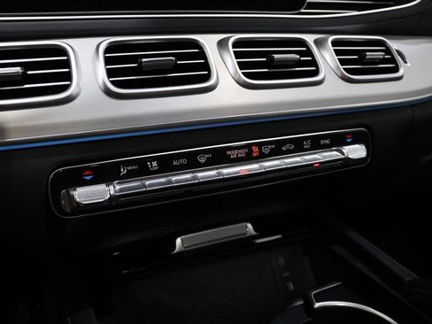 Used 2026 Mercedes-Benz GLS 450 4MATIC image 26