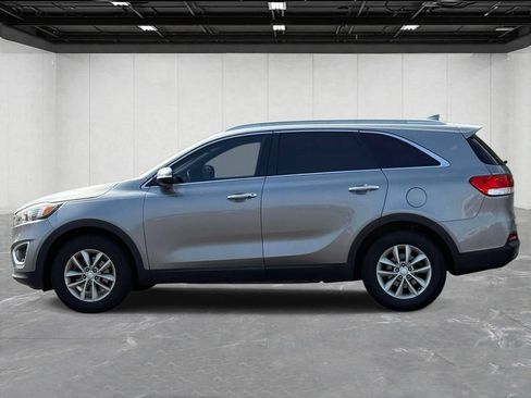Used 2018 Kia Sorento FWD image 8