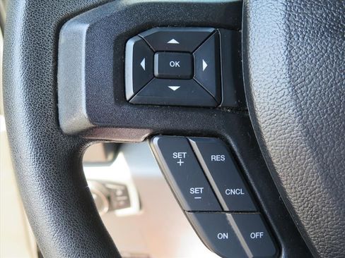 Used 2017 Ford F250 XLT AWD/4WD image 13
