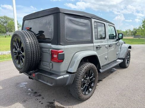 Used 2021 Jeep Wrangler Unlimited Sahara w/ Cold Weather Group AWD/4WD image 8