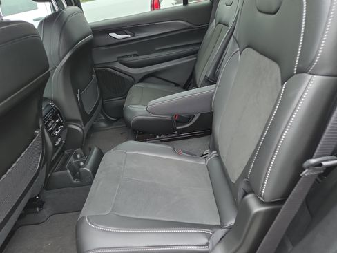 New 2025 Jeep Grand Cherokee L Altitude image 6