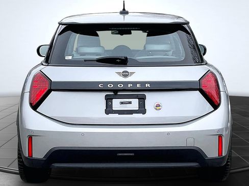 Certified 2025 MINI Cooper 2-Door Hardtop image 4