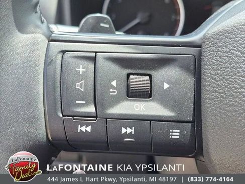 Used 2025 Nissan Rogue SV FWD image 19