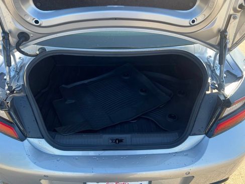 Used 2022 Toyota GR86 w/ ALL Weather Mat Package (TMS) RWD image 11
