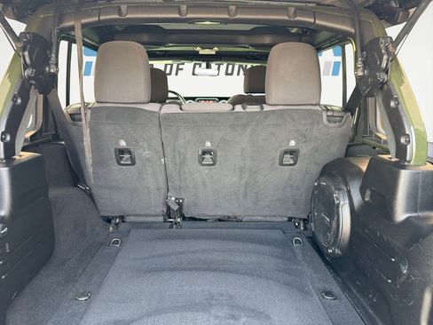 Used 2021 Jeep Wrangler Unlimited Sahara image 16